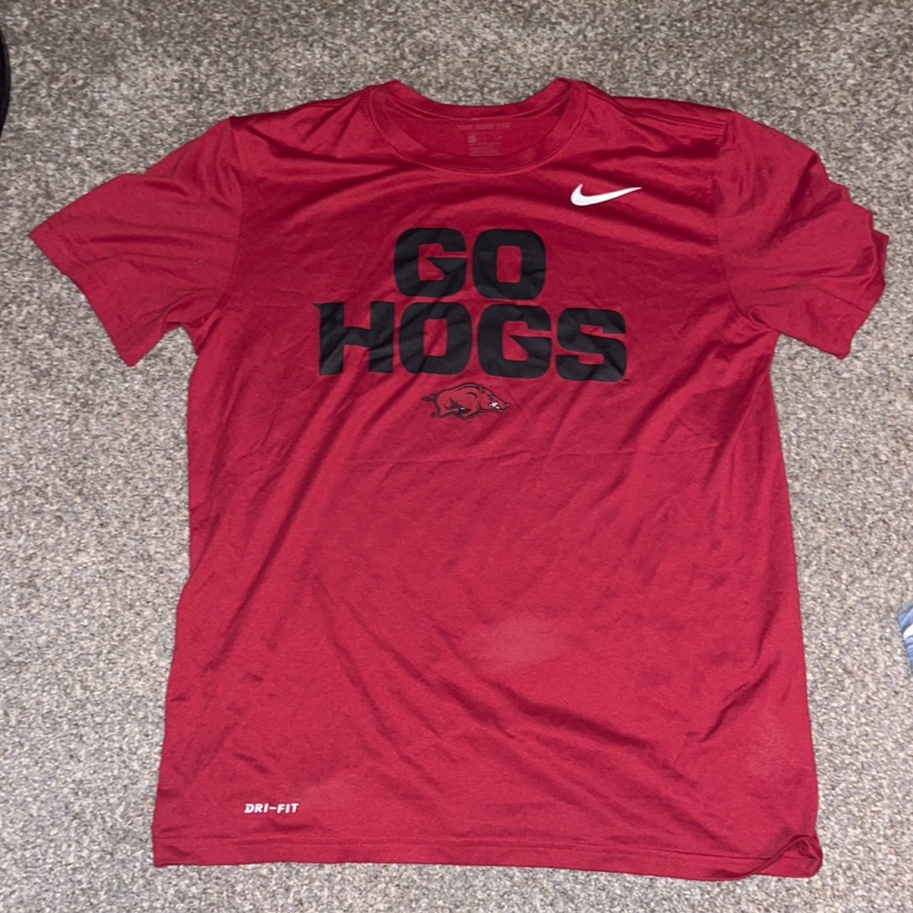 Nike Arkansas razorbacks medium performance t shirt.